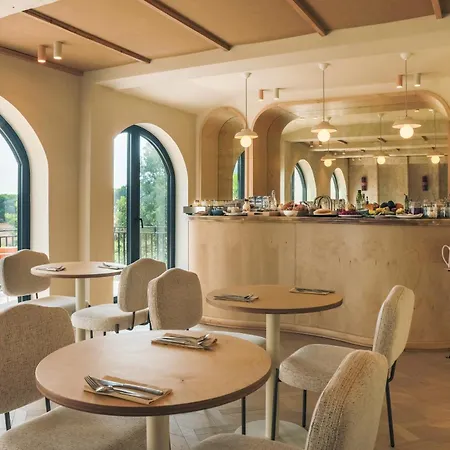فندق Maison Provence 4*